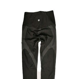 Lululemon Mapped Athletic Leggings Size 2 Waist 18' Inseam 27 -Gym Fitness #541C